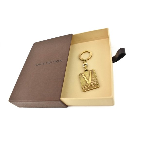 LOUIS VUITTON "Malletier Depuis LV" Logo Key Chain - Picture 2 of 9